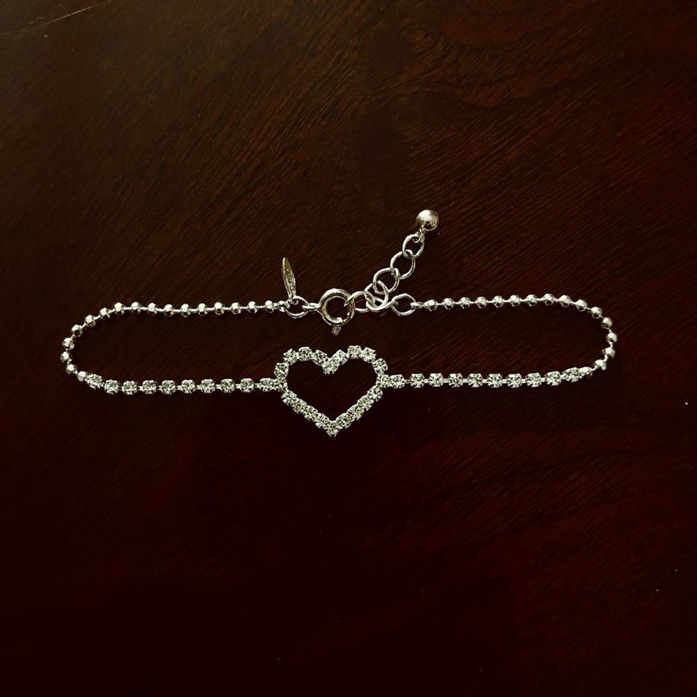 Vintage Darling Silver Rhinestone Heart bracelet